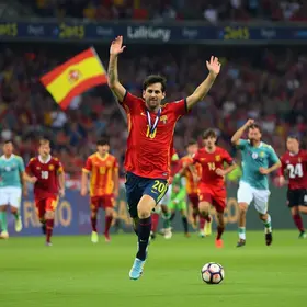 Messi parabeniza Espanha