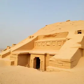 tumba de 3.000 anos